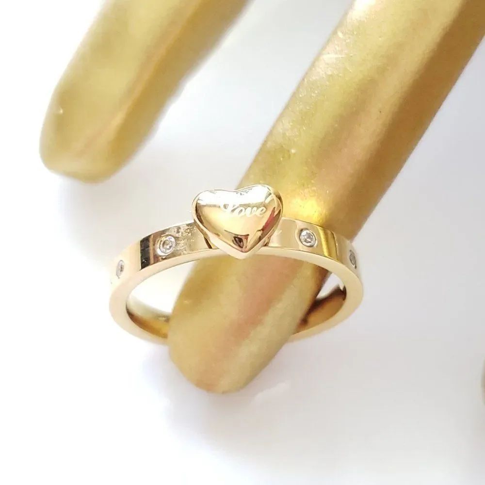 FP “LOVE” Zircon Ring